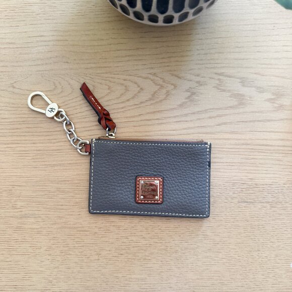 ☀️ DOONEY AND BOURKE Zip Top Leather Card Case Elephant Pebble Taupe Coin Small - Picture 1 of 4